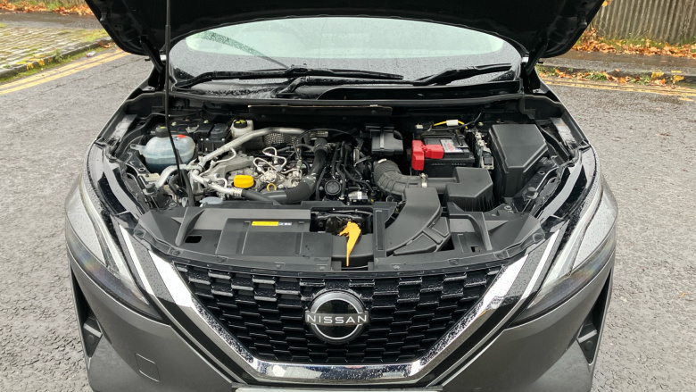 Nissan Qashqai 1.3 DiG-T MH Acenta Premium 5dr Petrol Hatchback